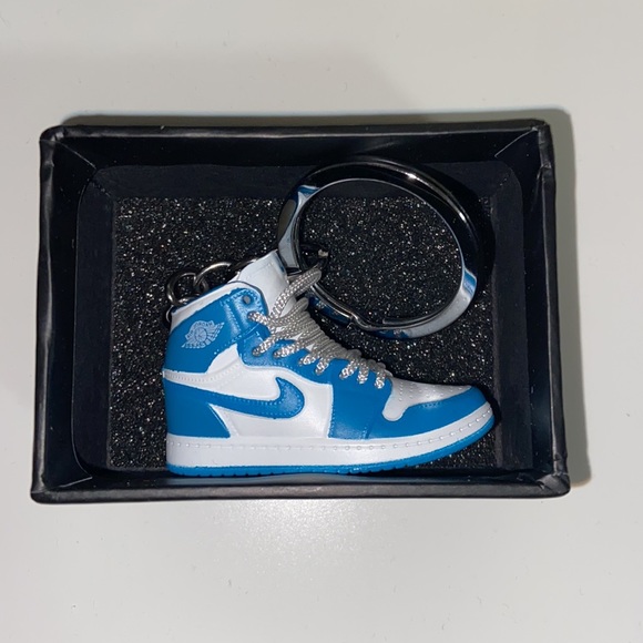 NIKE CUSTOM SHOE KEYCHAIN WITH BOX - Picture 8 of 8